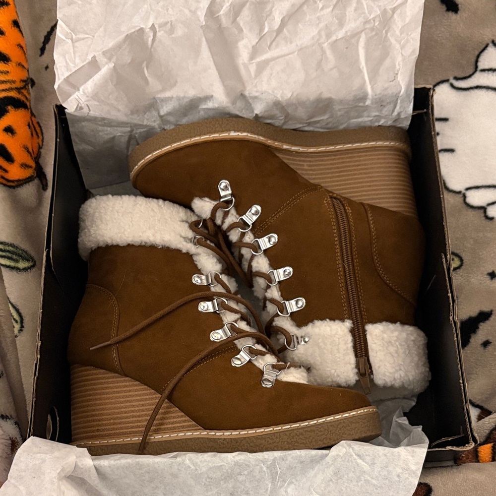 SM New York Brown Shearling Wedge Boots